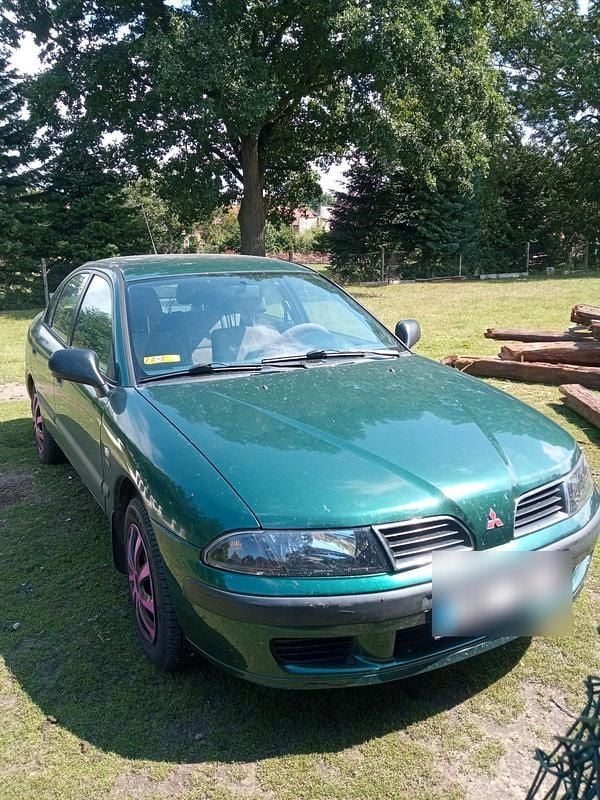 Grün Gebraucht 1999 Mitsubishi Carisma Limousine | 750 € - Bild 1/4