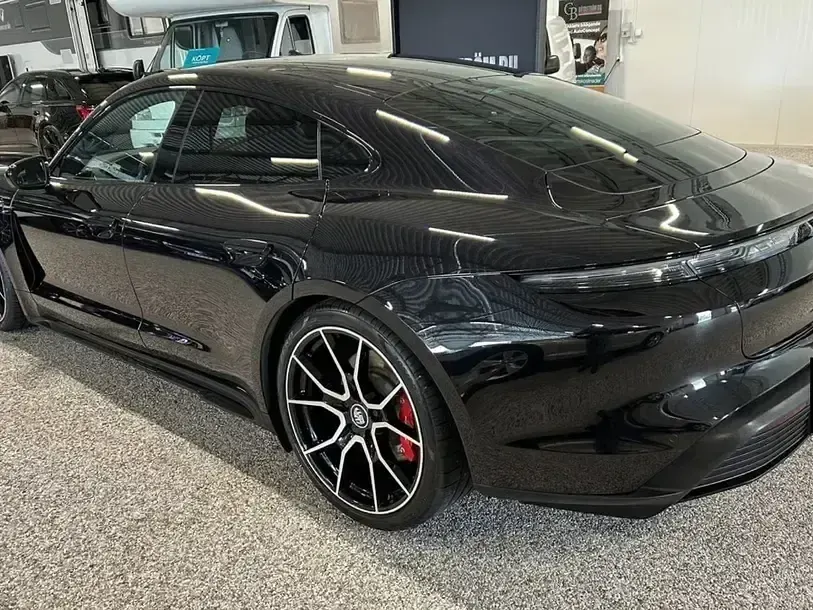 Gebraucht Porsche Taycan 4S Chrono 419 kW (571 PS) 2023 Tiefschwarz Limousine