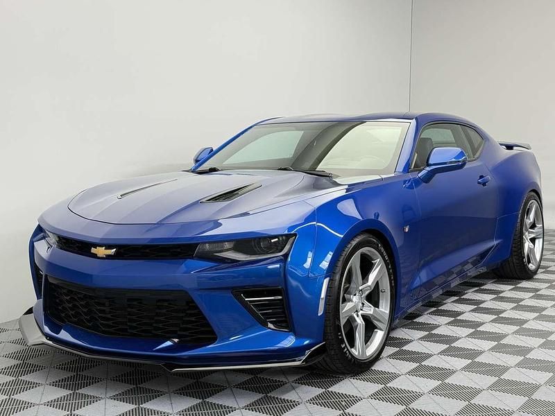 Gebraucht Chevrolet Camaro 453 PS (333 kW) 2018 Vector/electric blue metallic Coupé
