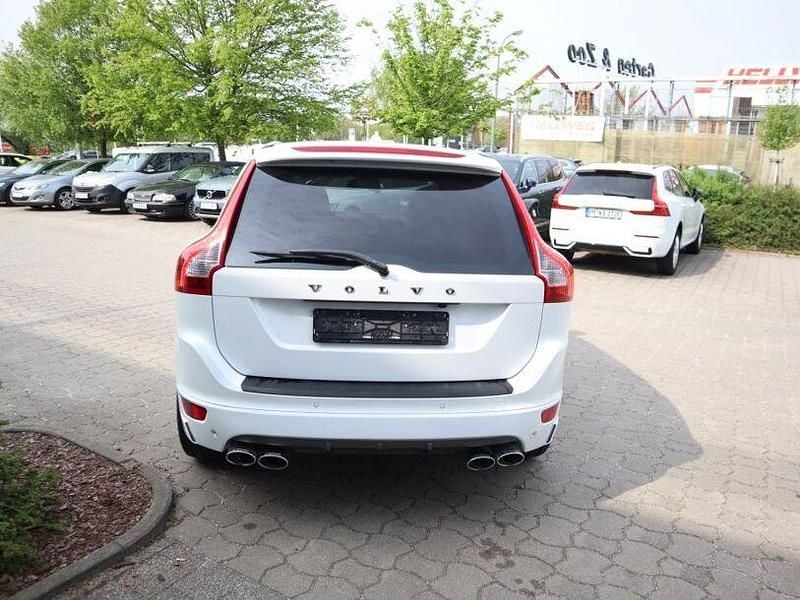 Second-hand Volvo XC60 Summum 215 CP (158 kW) 2012 Alb SUV
