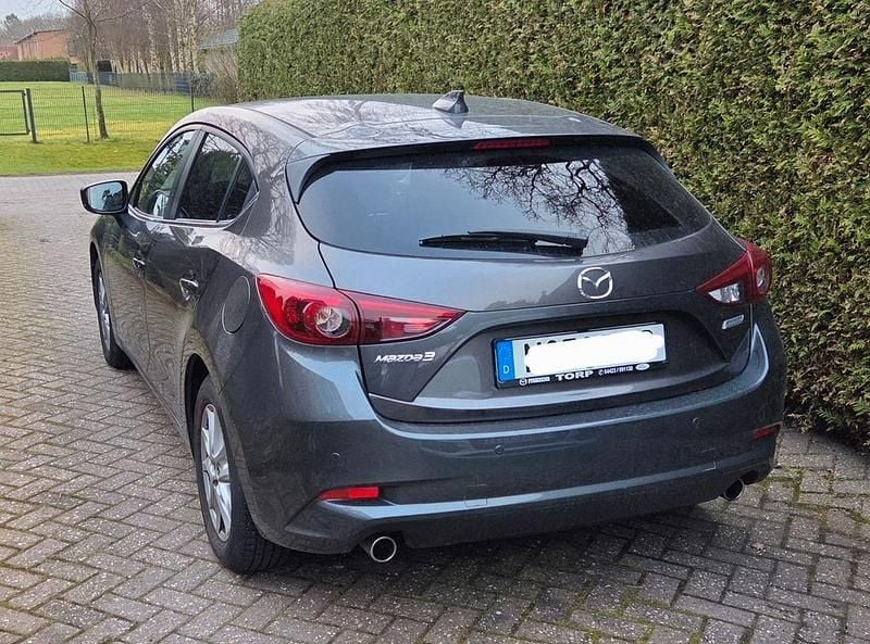 Gebraucht Mazda 3 Exclusive-Line 120 PS (88 kW) 2017 Grau Limousine