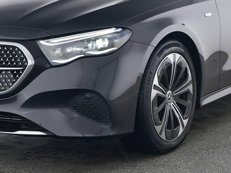 Gebraucht Mercedes E300 313 PS (230 kW) 2025 Lack graphitgrau Kombi