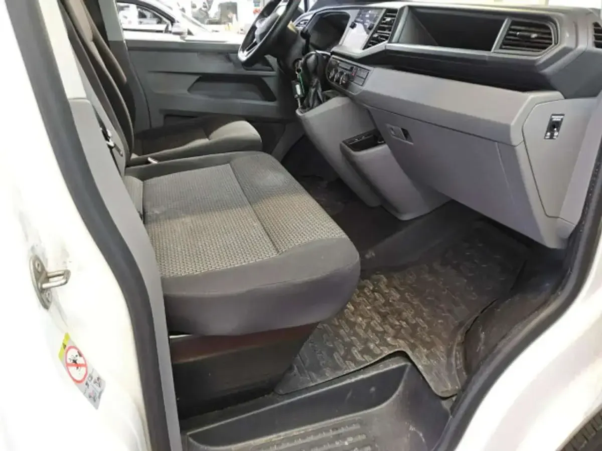 Używany VW Transporter 150 KM (110 kW) 2024 Biały Van