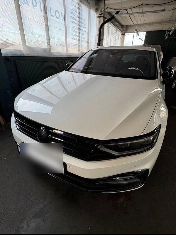 Gebraucht VW Passat R-line 190 PS (139 kW) 2021 Weiß Kombi