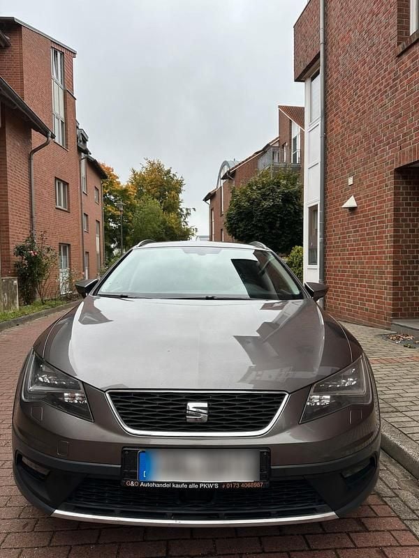 Braun Gebraucht 2014 Seat Leon X-Perience Kombi | 9.400 € (Guter Preis) - Bild 1/4