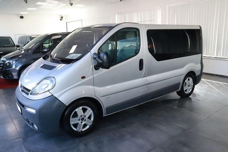 Gebraucht Opel Vivaro 101 PS (74 kW) 2002 Silber Van / Kleinbus