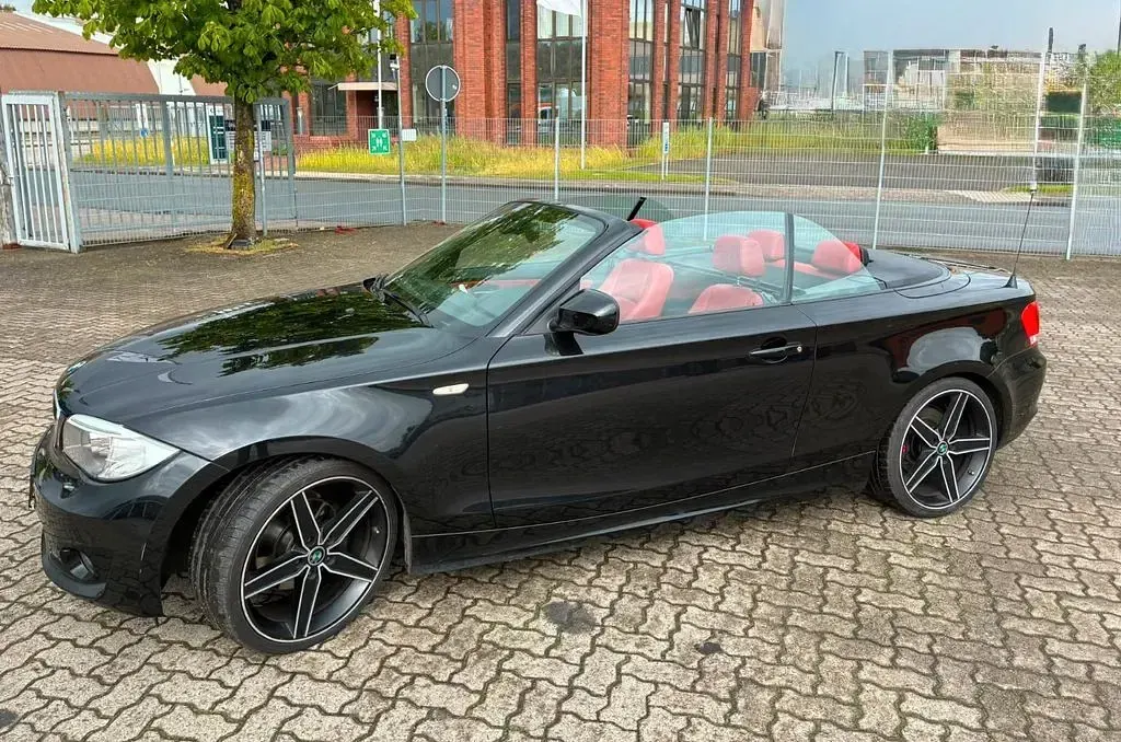 Gebraucht BMW 120 Cabriolet 177 PS (130 kW) 2011 Schwarz Cabrio