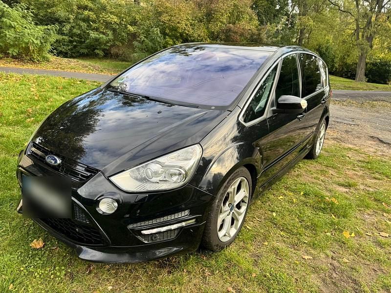 Schwarz Gebraucht 2013 Ford S-MAX Titanium Van / Kleinbus | 10.500 € (Fairer Preis) - Bild 1/4