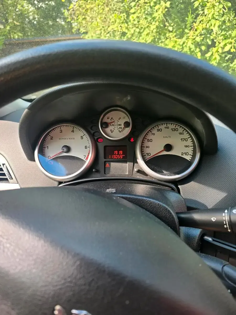 Gebraucht Peugeot 207 Tendance 88 PS (64 kW) 2006 Grau Kleinwagen