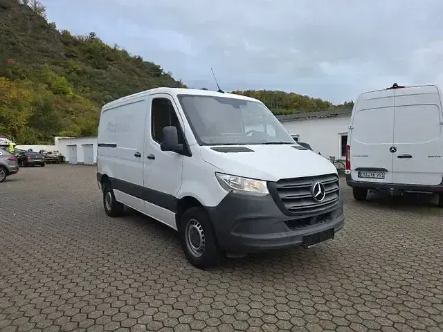Używany Mercedes Sprinter 143 KM (105 kW) 2019 Biały Van