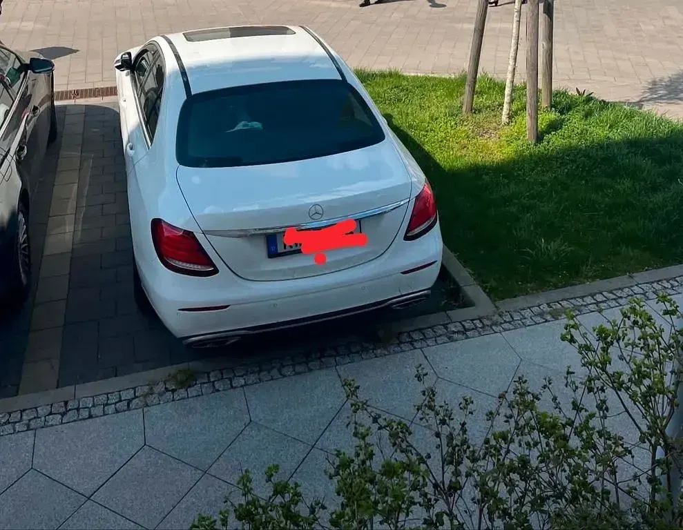 Gebraucht Mercedes E200 Avantgarde 184 PS (135 kW) 2017 Weiß Limousine