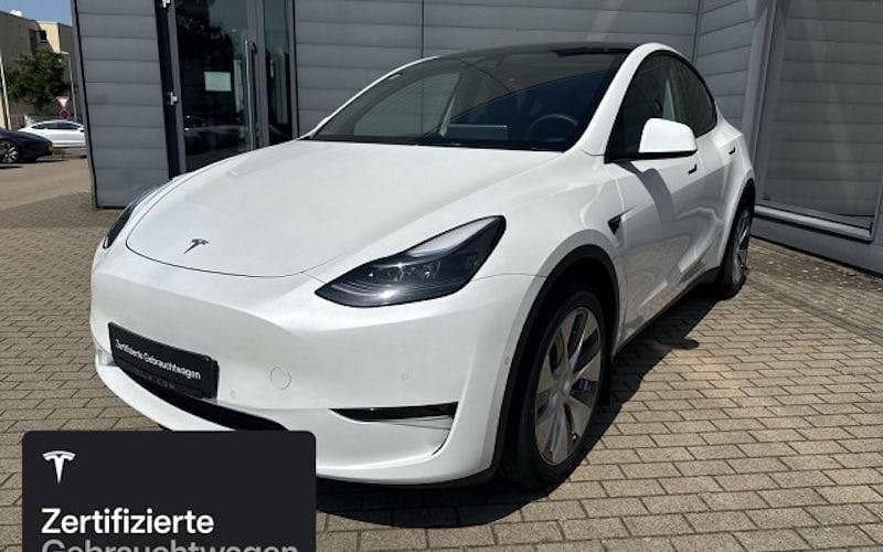 Weiß Gebraucht 2022 Tesla Model Y Long Range SUV | 35.000 € (Etwas zu teuer) - Bild 1/4