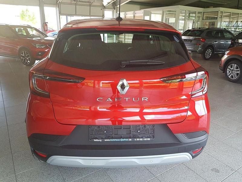 Gebraucht Renault Captur 140 PS (102 kW) 2022 Rot SUV