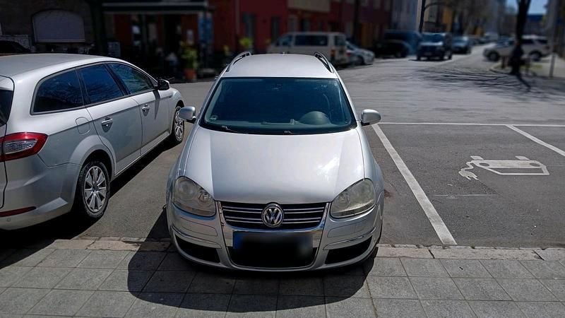 Second-hand VW Golf 105 CP (77 kW) 2008 Gri Break