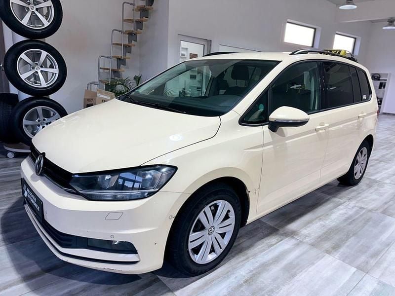 Gebraucht VW Touran 116 PS (85 kW) 2019 Beige Van / Kleinbus