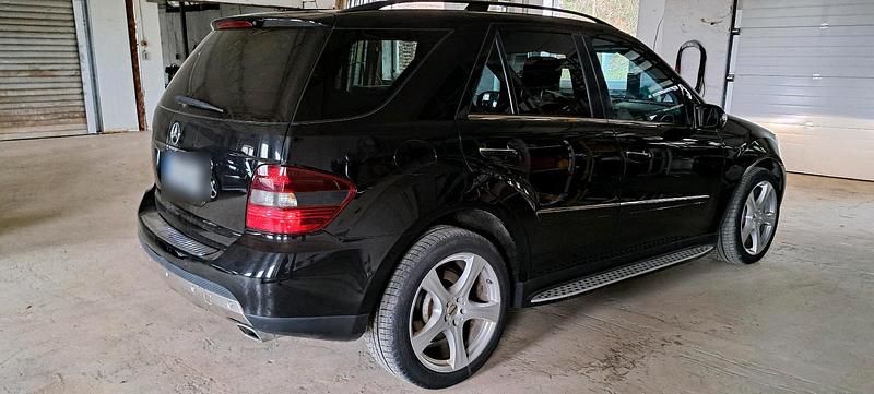 Gebraucht Mercedes ML320 224 PS (164 kW) 2007 Schwarz SUV