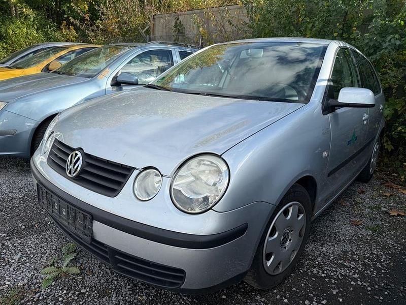 Silber Gebraucht 2002 VW Polo Basis Limousine | 790 € (Guter Preis) - Bild 1/4
