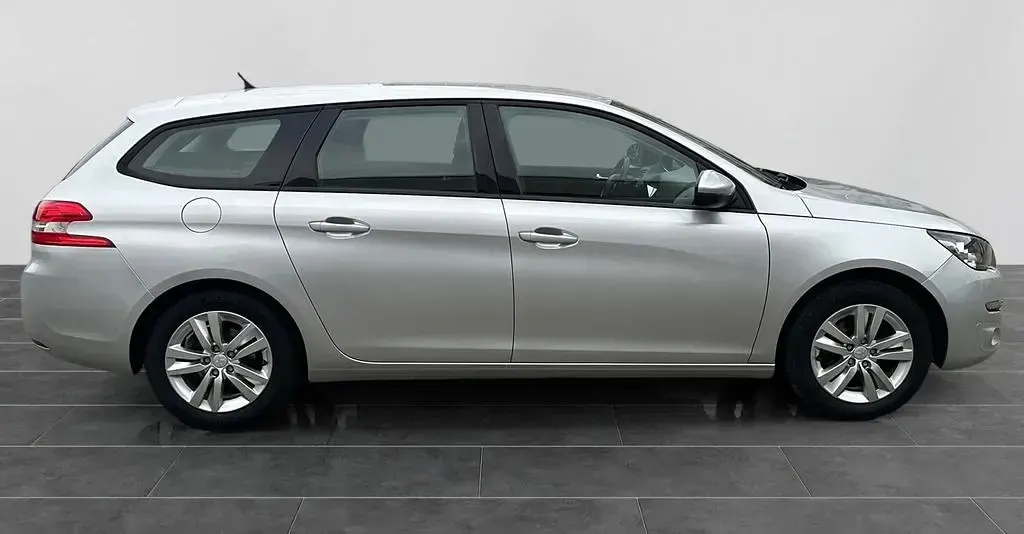 Gebraucht Peugeot 308 SW Active 131 PS (96 kW) 2015 Silber Kombi