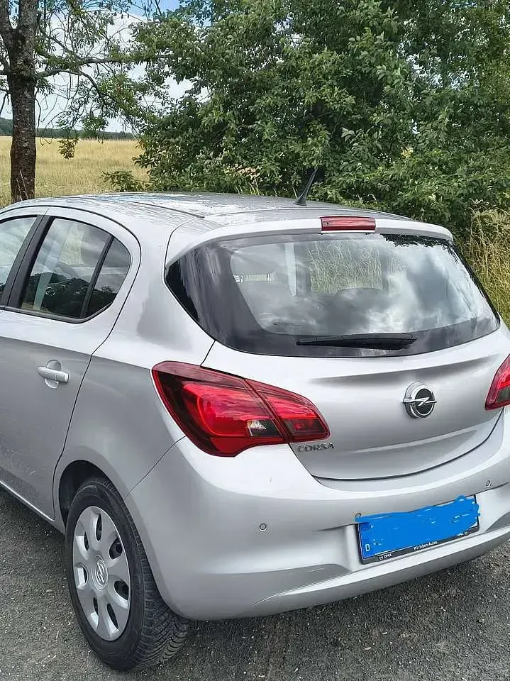 Gebraucht Opel Corsa Edition 69 PS (50 kW) 2015 Silber Kleinwagen