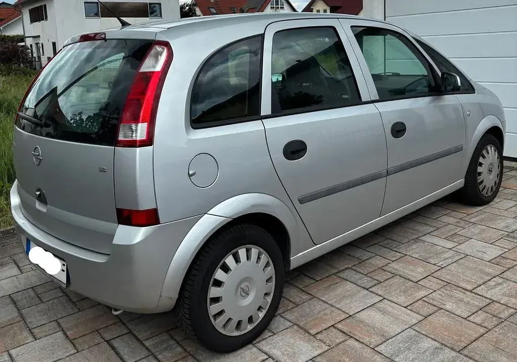 Gebraucht Opel Meriva Essentia 125 PS (91 kW) 2003 Silber Van / Kleinbus