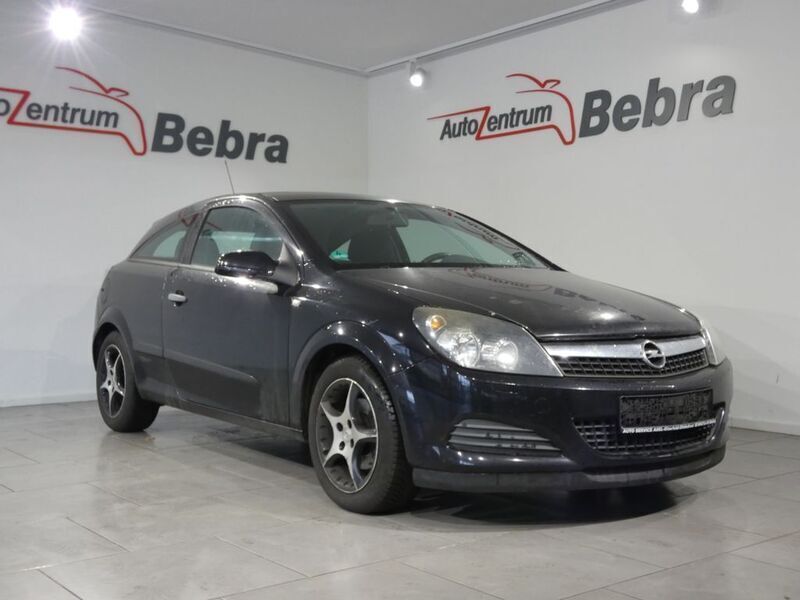 Gebraucht Opel Astra GTC Selection 90 PS (66 kW) 2009 Saphirschwarz mi2 Limousine
