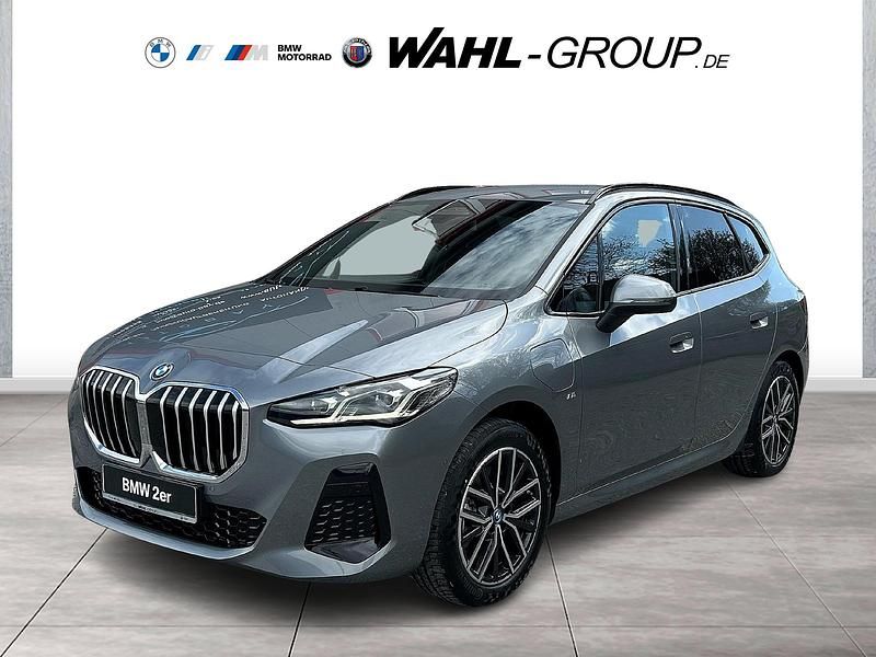 Grau Gebraucht 2025 BMW 230e Active Tourer M Sport Van / Kleinbus | 46.290 € (Teuer) - Bild 1/3