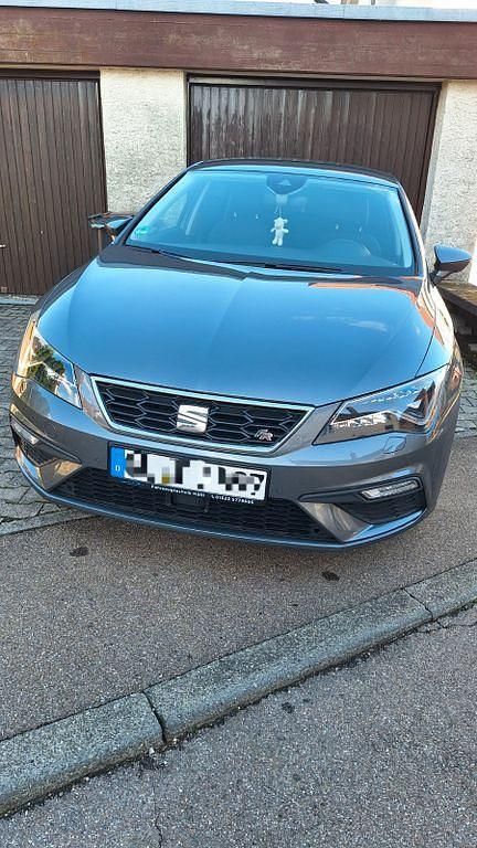 Grau Gebraucht 2017 Seat Leon FR Limousine | 13.995 € (Fairer Preis) - Bild 1/4