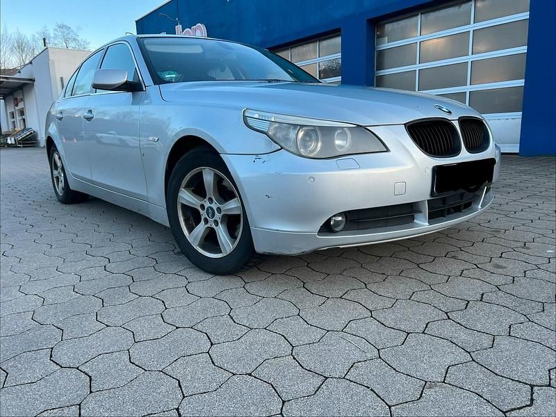 Gebraucht BMW 520 170 PS (125 kW) 2005 Silber Limousine