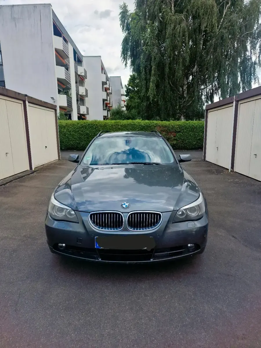 Gebraucht BMW 525 177 PS (130 kW) 2006 Grau Kombi