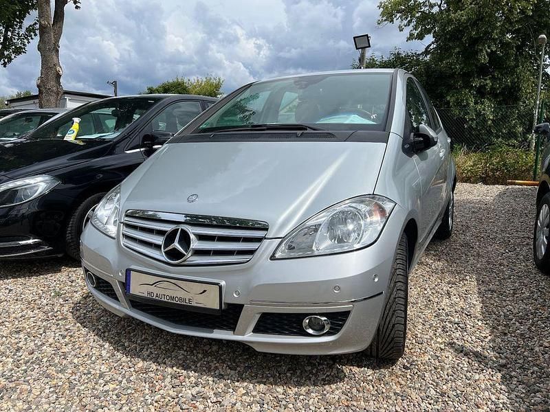 Silber Gebraucht 2010 Mercedes A160 Limousine | 6.390 € (Fairer Preis) - Bild 1/4