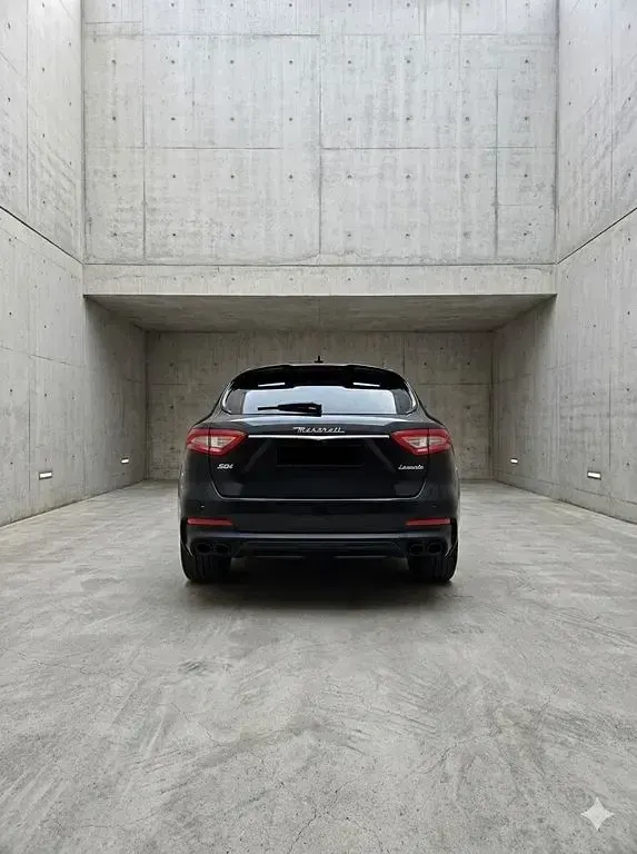 Gebraucht Maserati Levante 430 PS (316 kW) 2021 Schwarz SUV