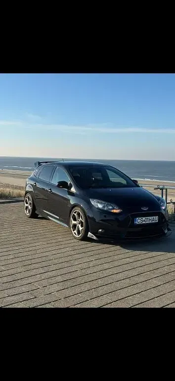Gebraucht Ford Focus ST 250 PS (183 kW) 2014 Schwarz Limousine