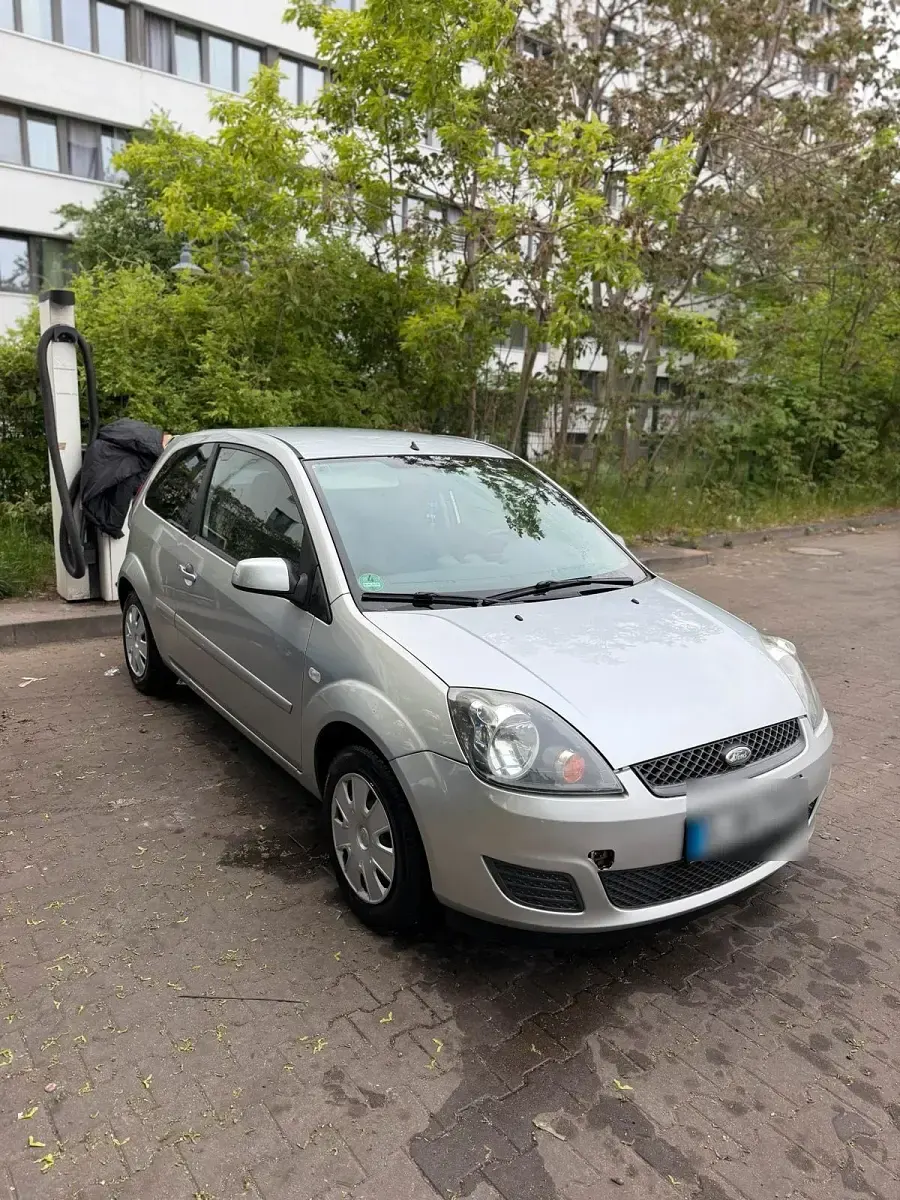 Gebraucht Ford Fiesta 2008 Silber Kleinwagen