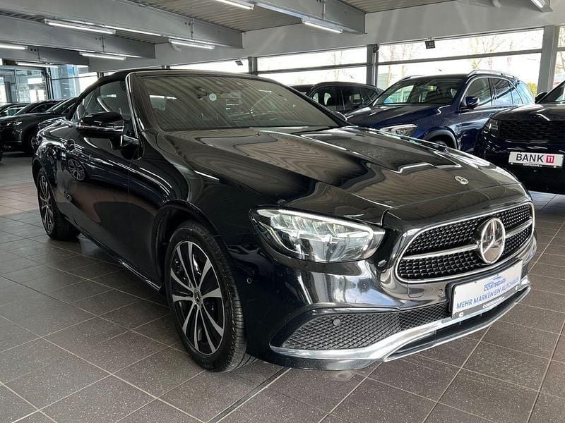 Gebraucht Mercedes E400 Avantgarde 330 PS (242 kW) 2022 Schwarz Cabrio