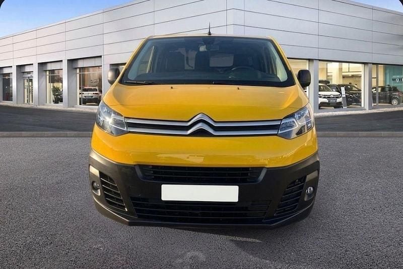 Second-hand Citroën Jumpy 144 CP (105 kW) 2022 Galben Monovolum