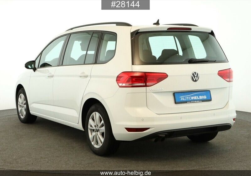 Gebraucht VW Touran Comfortline 150 PS (110 kW) 2020 Pure white Van / Kleinbus