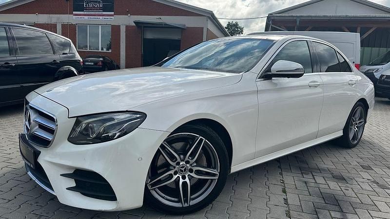 Weiß Gebraucht 2018 Mercedes E63 AMG AMG Limousine | 20.999 € - Bild 1/4