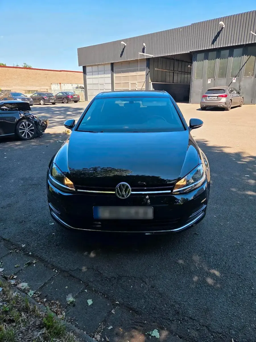 Gebraucht VW Golf VII Highline 150 PS (110 kW) 2016 Schwarz Limousine