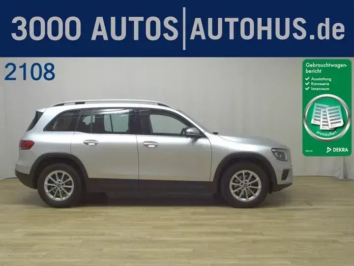 Schwarz Gebraucht 2022 Mercedes GLB200 AMG line SUV | 35.900 € (Etwas zu teuer) - Bild 1/3