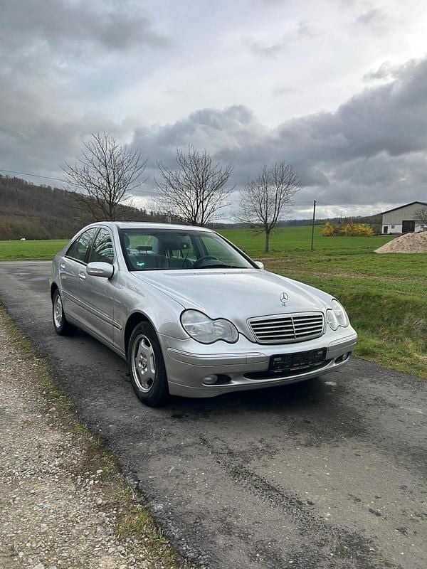 Gebraucht Mercedes C200 163 PS (119 kW) 2003 Silber Limousine