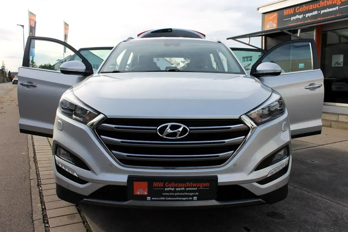 Gebraucht Hyundai Tucson Premium 177 PS (130 kW) 2016 Silber SUV