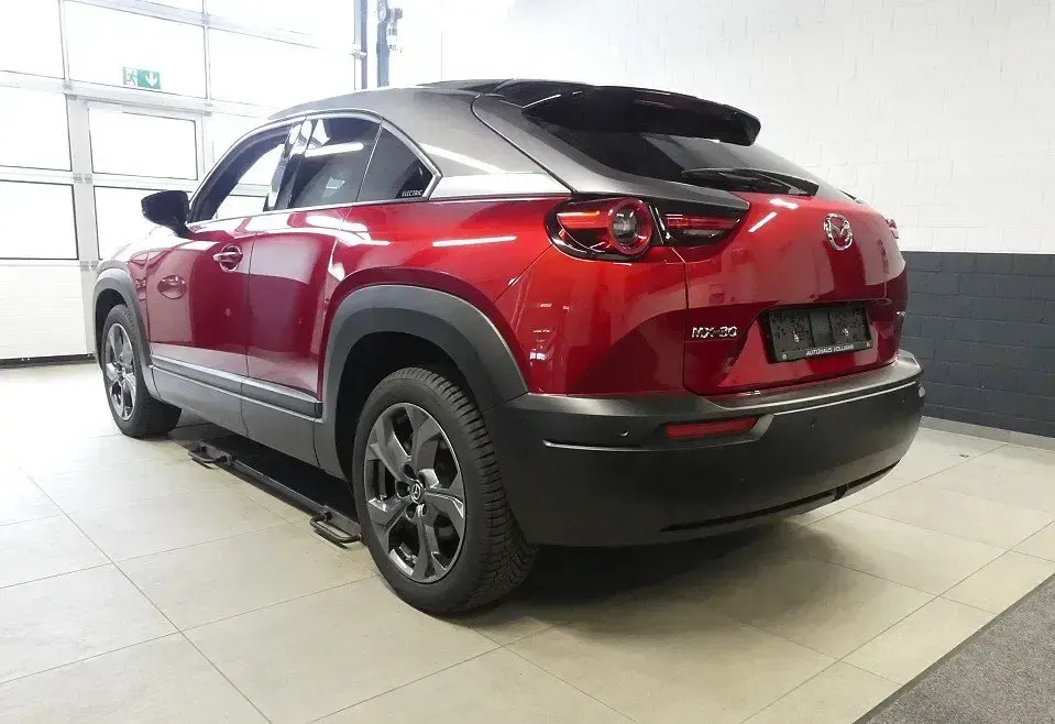 Używany Mazda MX30 Ad'Vantage 80 kW (110 KM) 2022 Czerwony SUV