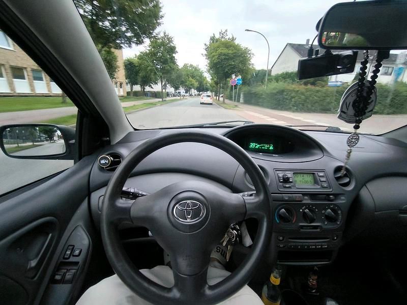 Gebraucht 2005 Toyota Yaris Coupé | 999 € (Guter Preis) - Bild 1/4