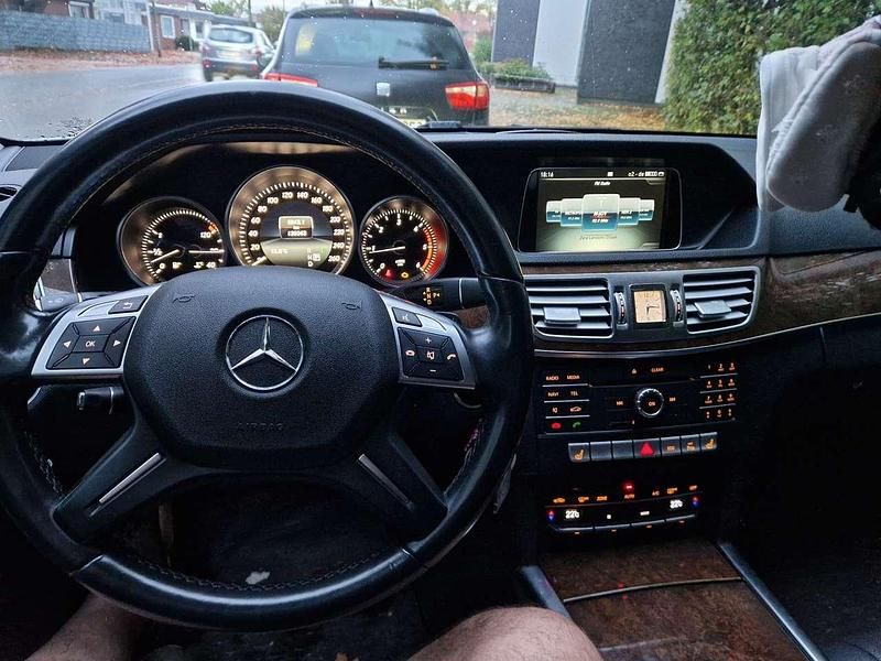 Gebraucht 2015 Mercedes E220 Edition Limousine | 18.700 € (Etwas zu teuer) - Bild 1/4
