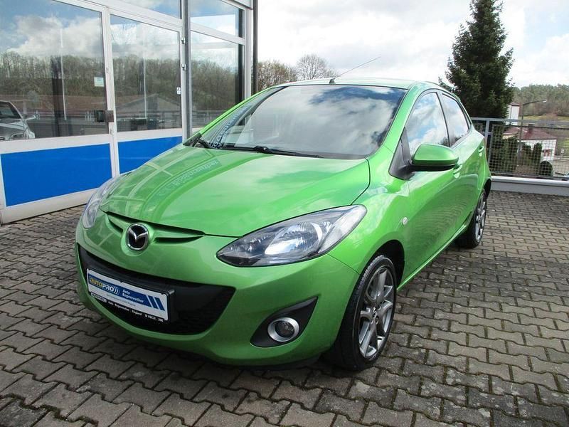 Gebraucht Mazda 2 Edition 84 PS (61 kW) 2012 Grün Kleinwagen