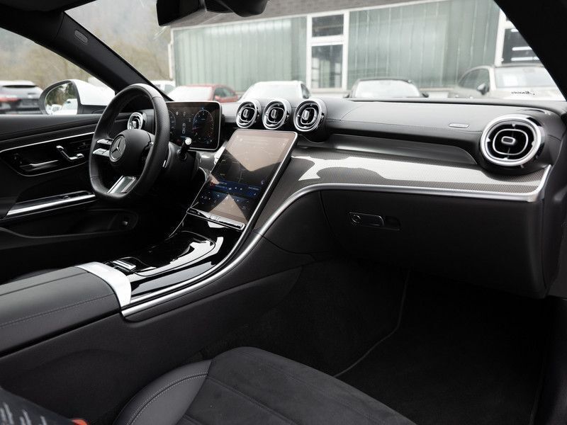 Gebraucht Mercedes CLE200 AMG 204 PS (150 kW) 2023 Manufaktur lack manufaktur opalithweiss bright Coupé