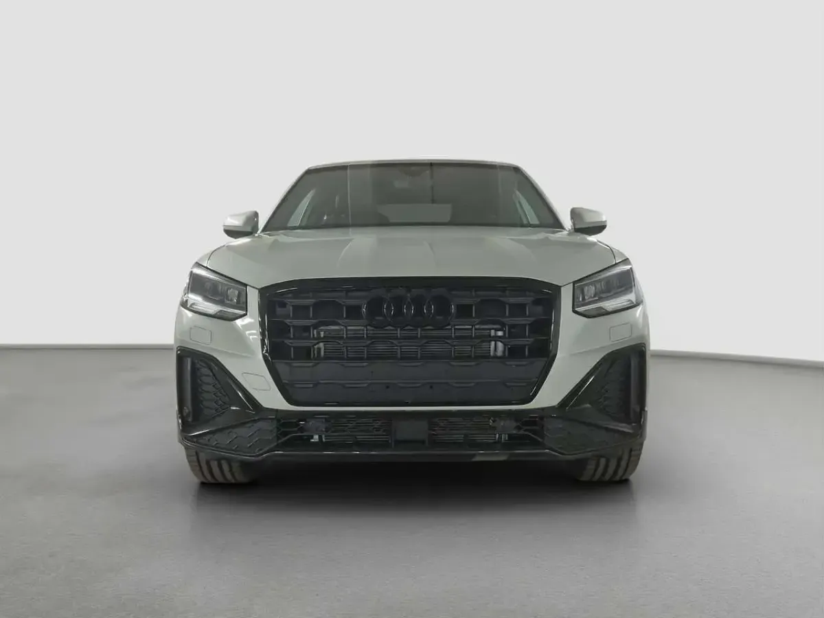 Neu Audi Q2 S-Line 150 PS (110 kW) 2026 Tausilber metallic SUV