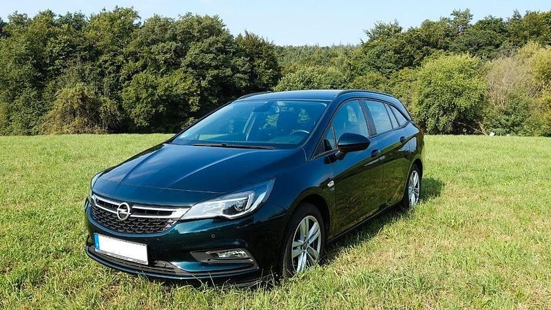 Grün Gebraucht 2019 Opel Astra Kombi | 12.690 € (Guter Preis) - Bild 1/4