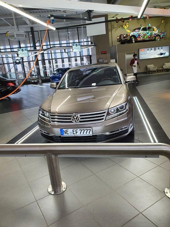 Beige Gebraucht 2013 VW Phaeton Limousine | 22.500 € - Bild 1/4