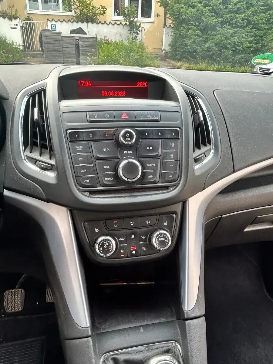 Gebraucht Opel Zafira 140 PS (102 kW) 2014 Schwarz Van / Kleinbus